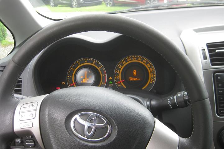 Sort Toyota Auris fra 2009