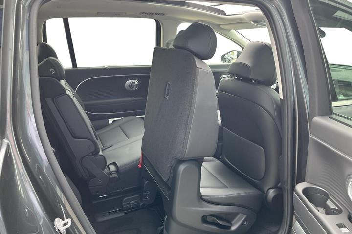 Grå Hyundai Ioniq 9 fra 2026