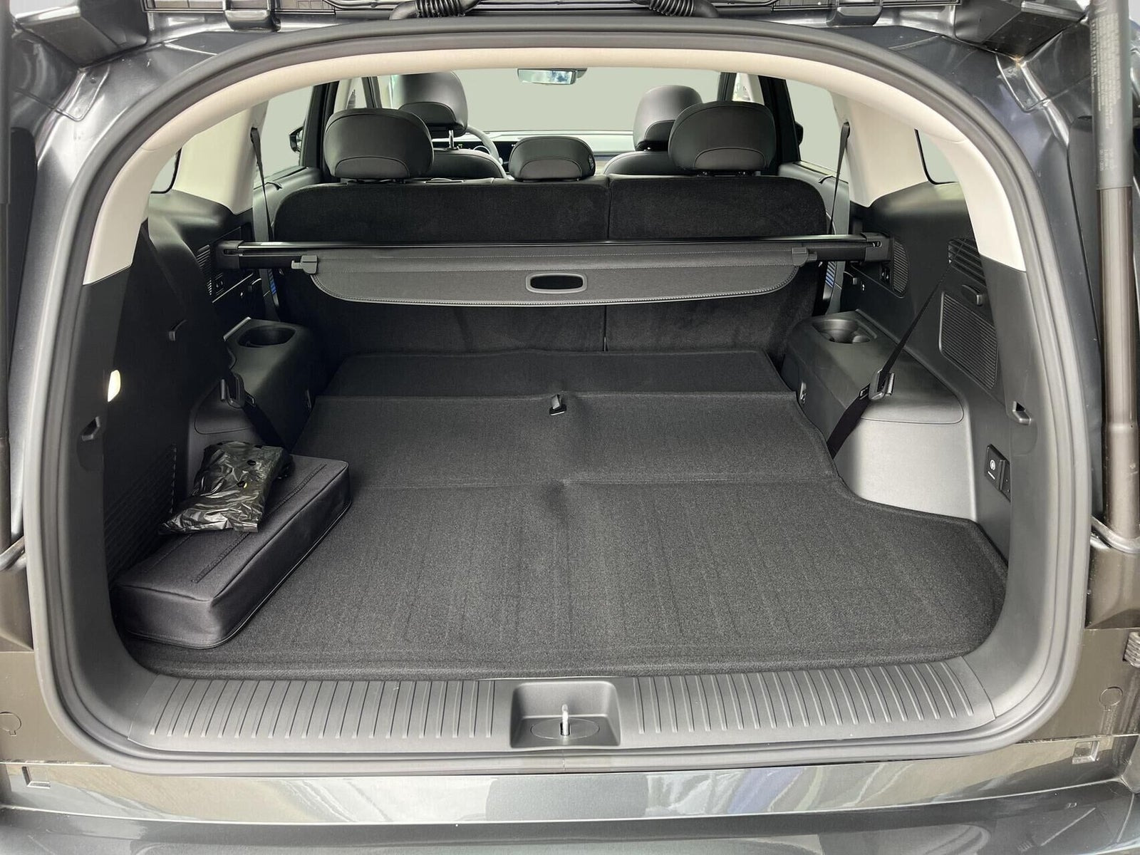 Grå Hyundai Ioniq 9 fra 2026