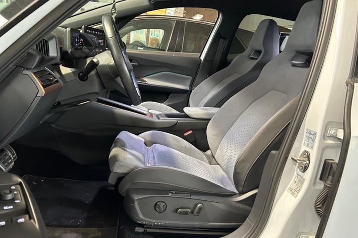 Hvid Cupra Born fra 2022