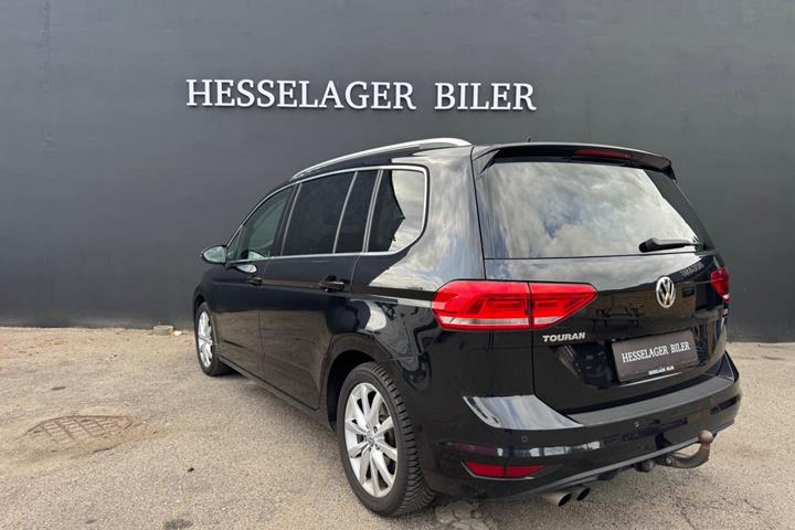 Sort VW Touran fra 2018