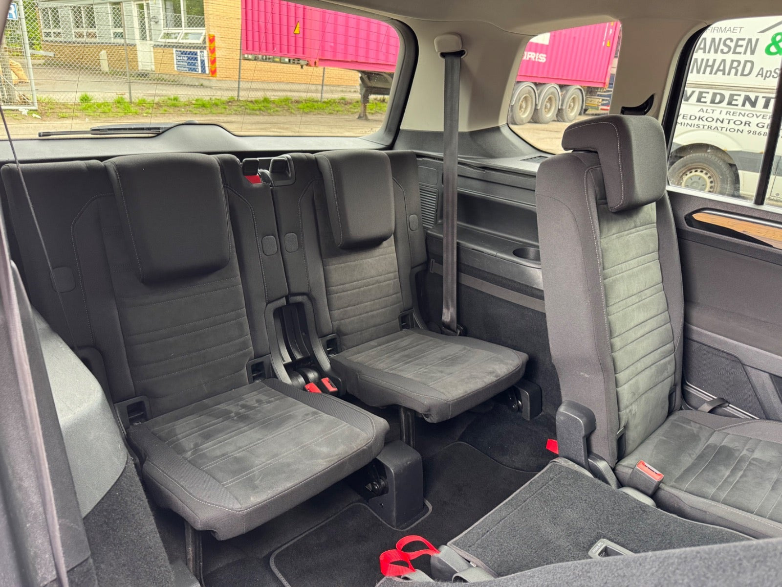 Sort VW Touran fra 2018