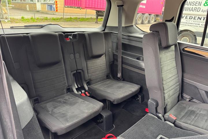 Sort VW Touran fra 2018