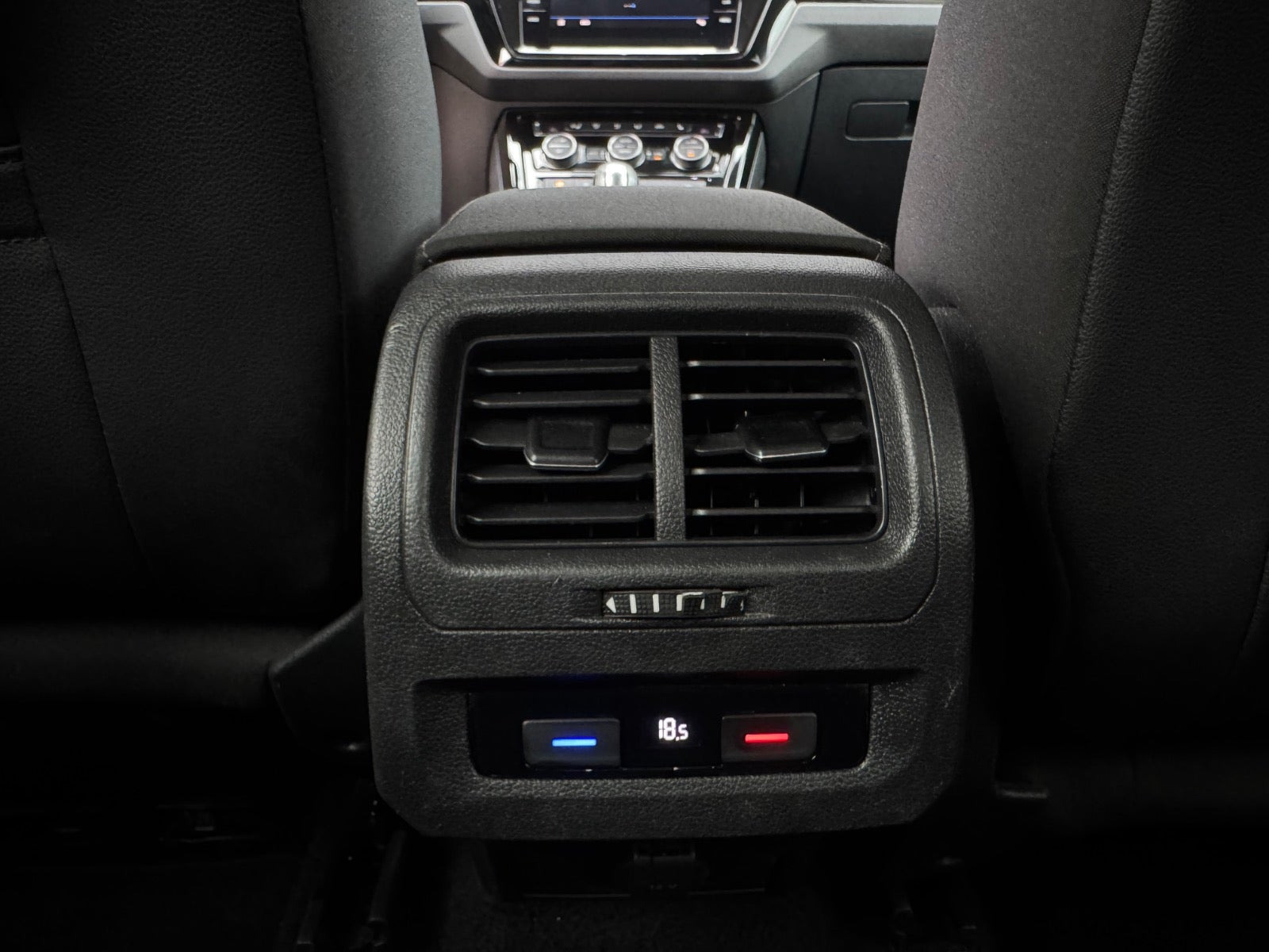 Sort VW Touran fra 2018