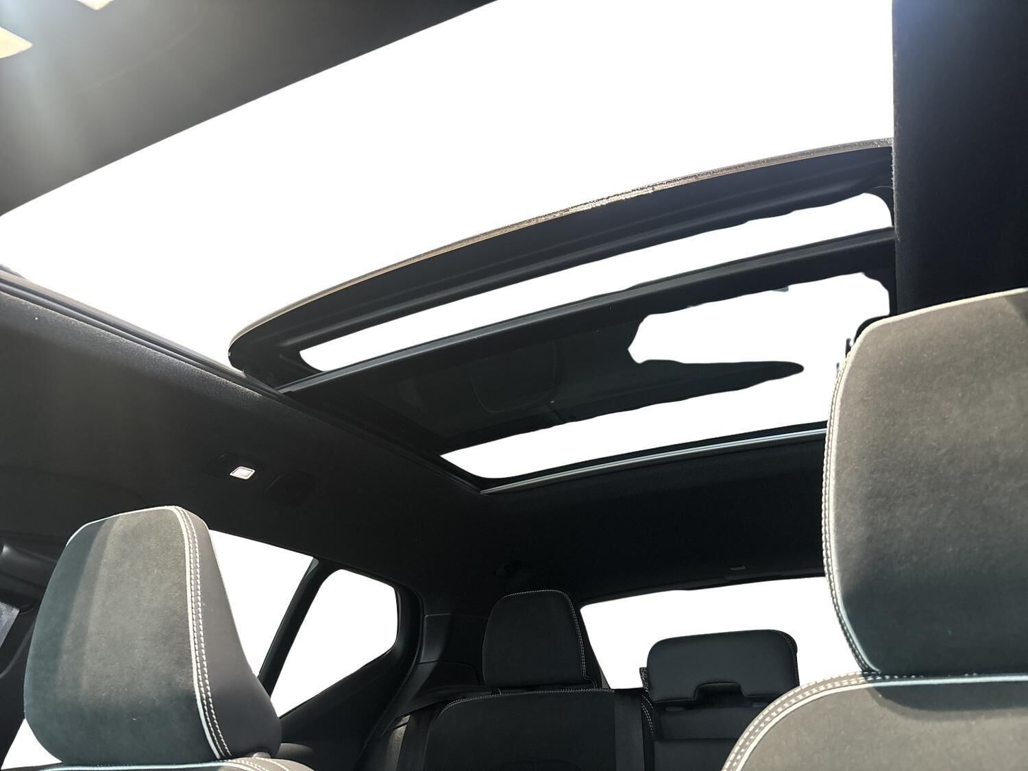 Sort Volvo XC40 fra 2023