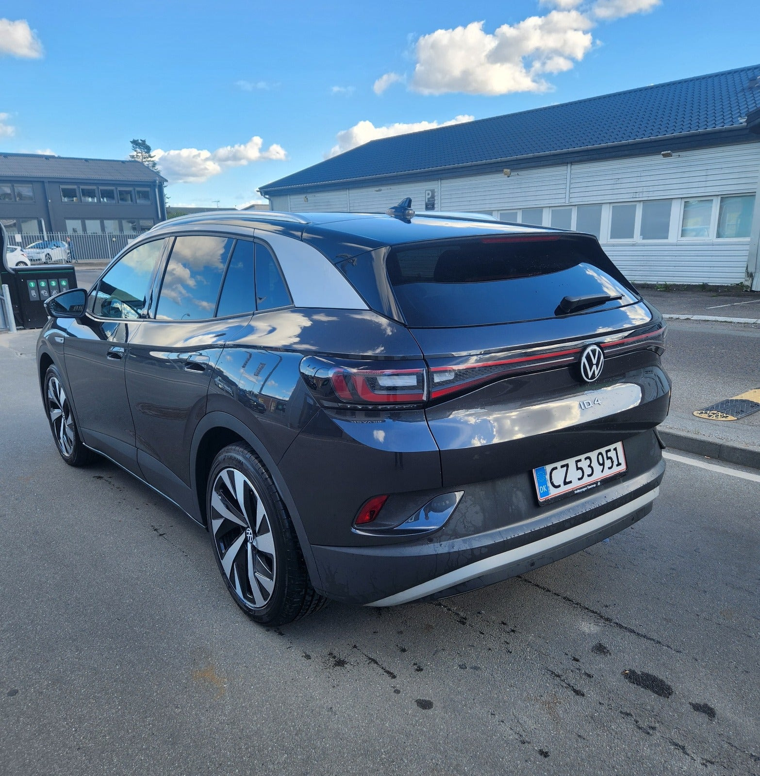 Grå VW ID.4 fra 2021