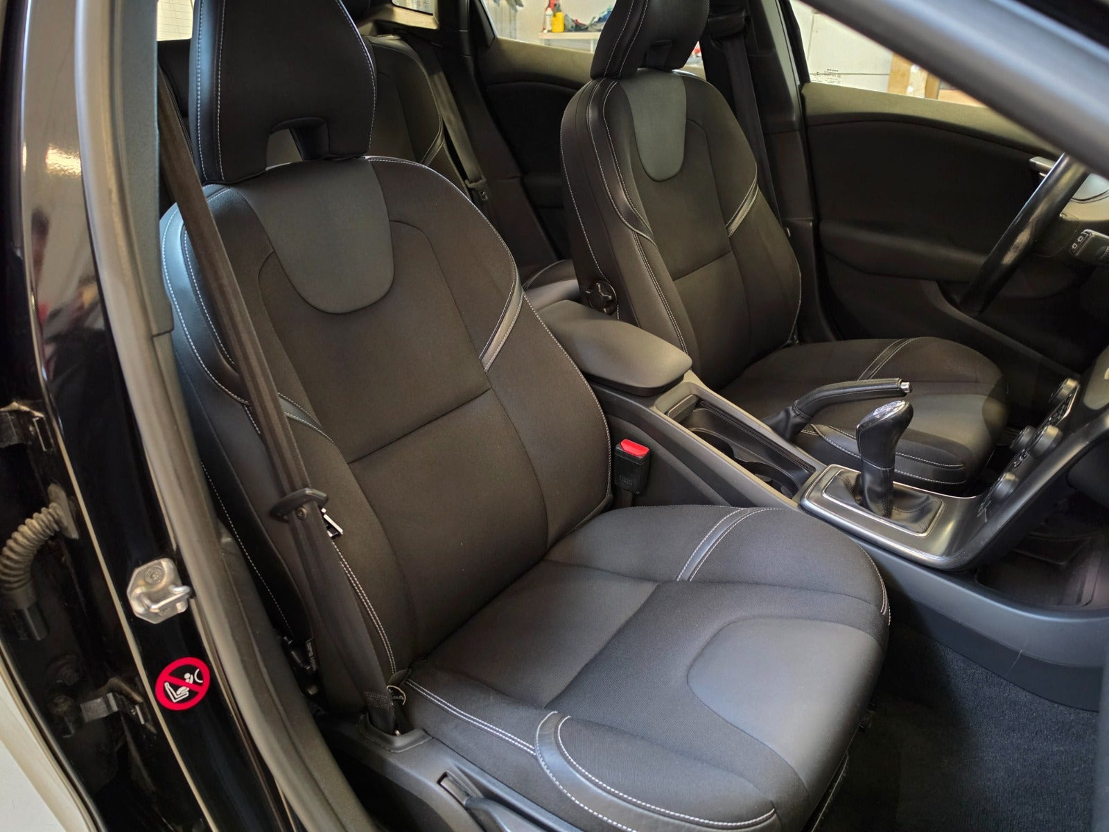 Sort Volvo V40 fra 2014