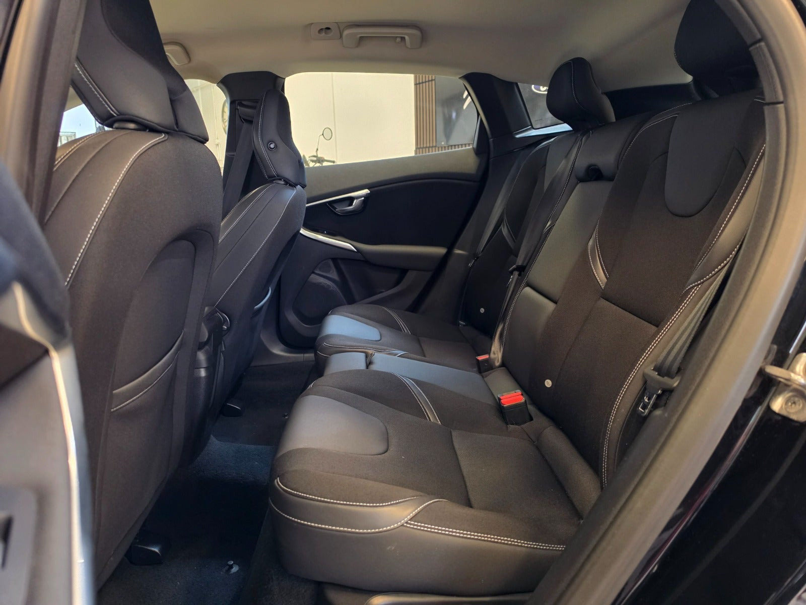 Sort Volvo V40 fra 2014