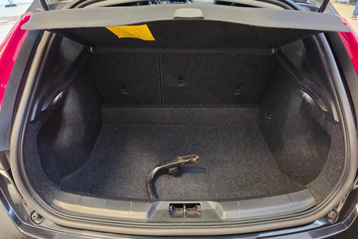Sort Volvo V40 fra 2014