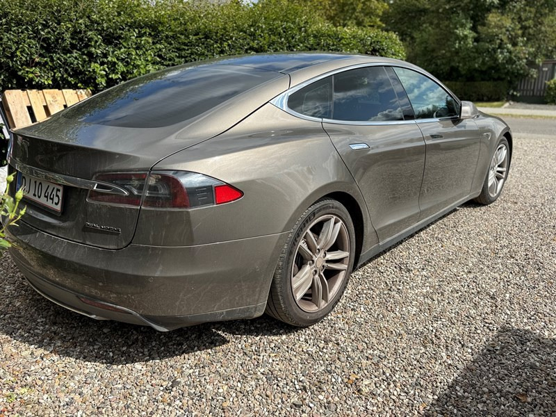 undefined Tesla Model S fra 2015