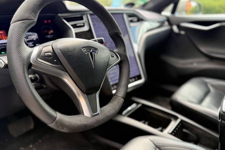 undefined Tesla Model S fra 2015