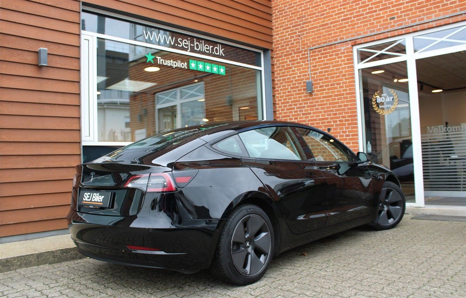 Sort Tesla Model 3 fra 2021