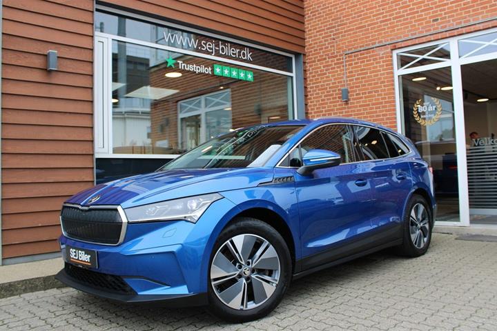 Blå Skoda Enyaq fra 2021