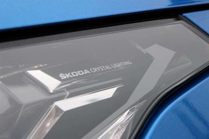 Blå Skoda Enyaq fra 2021