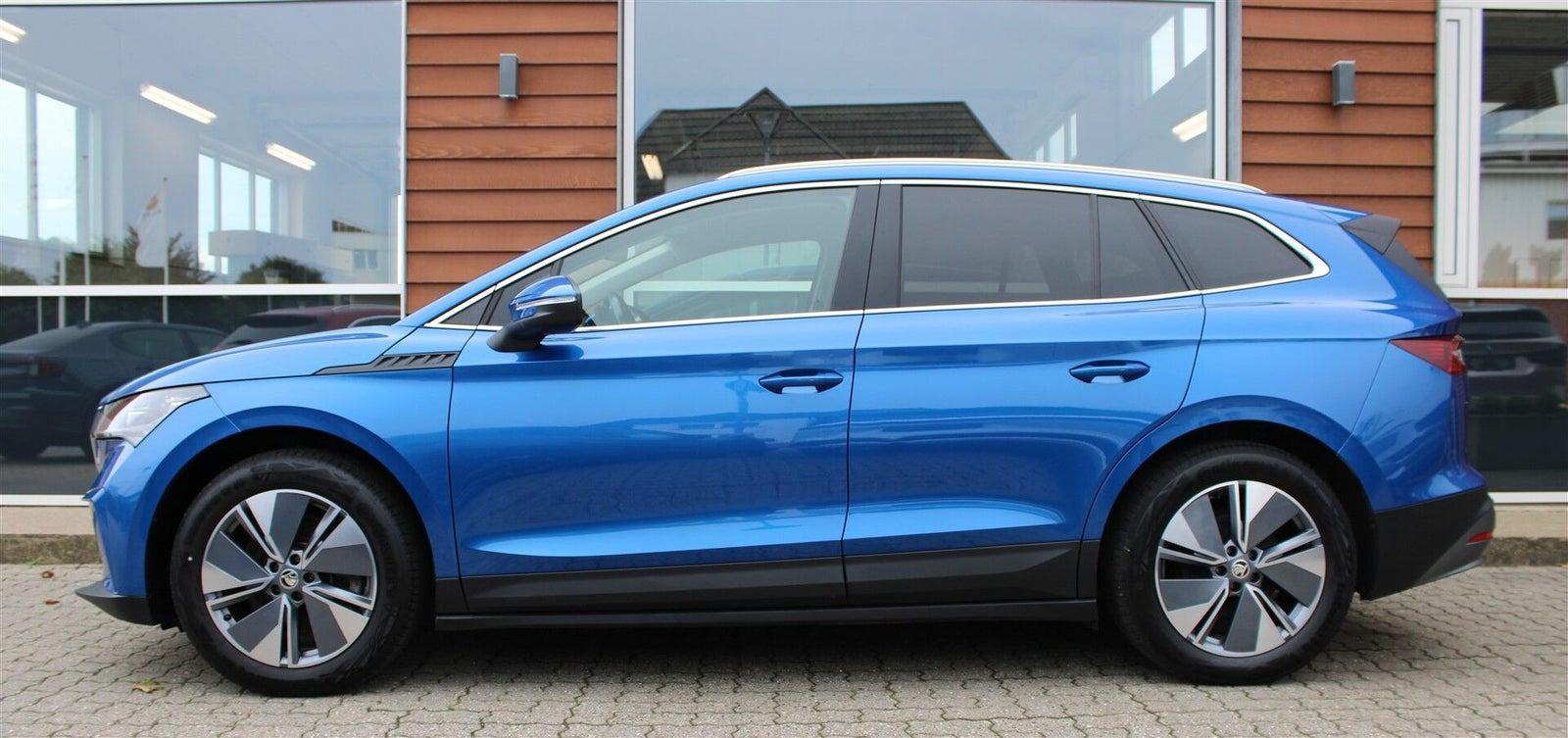 Blå Skoda Enyaq fra 2021