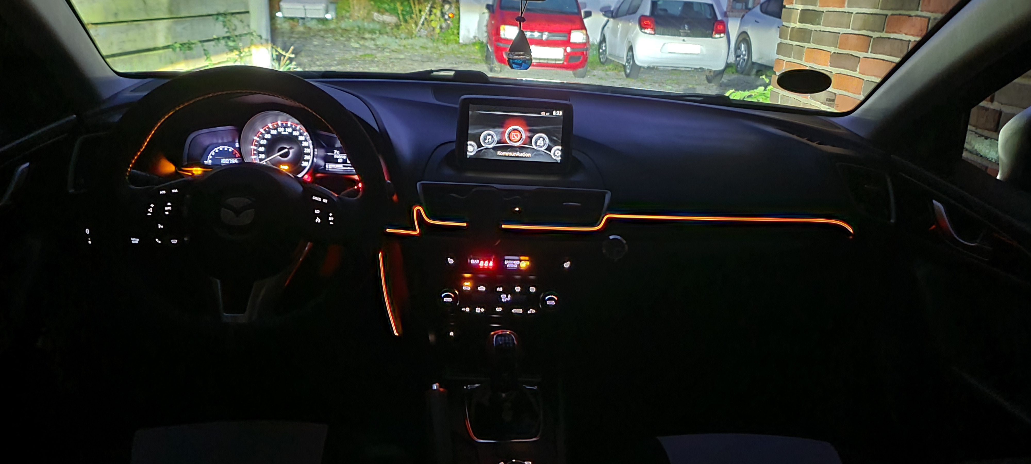 Grå Mazda 3 fra 2014