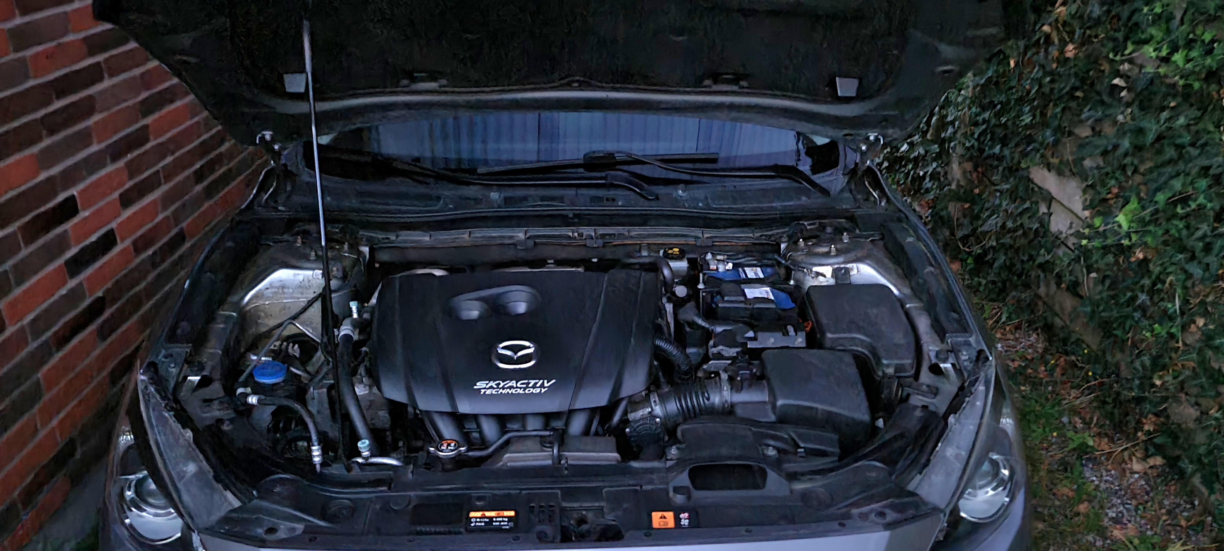 Grå Mazda 3 fra 2014