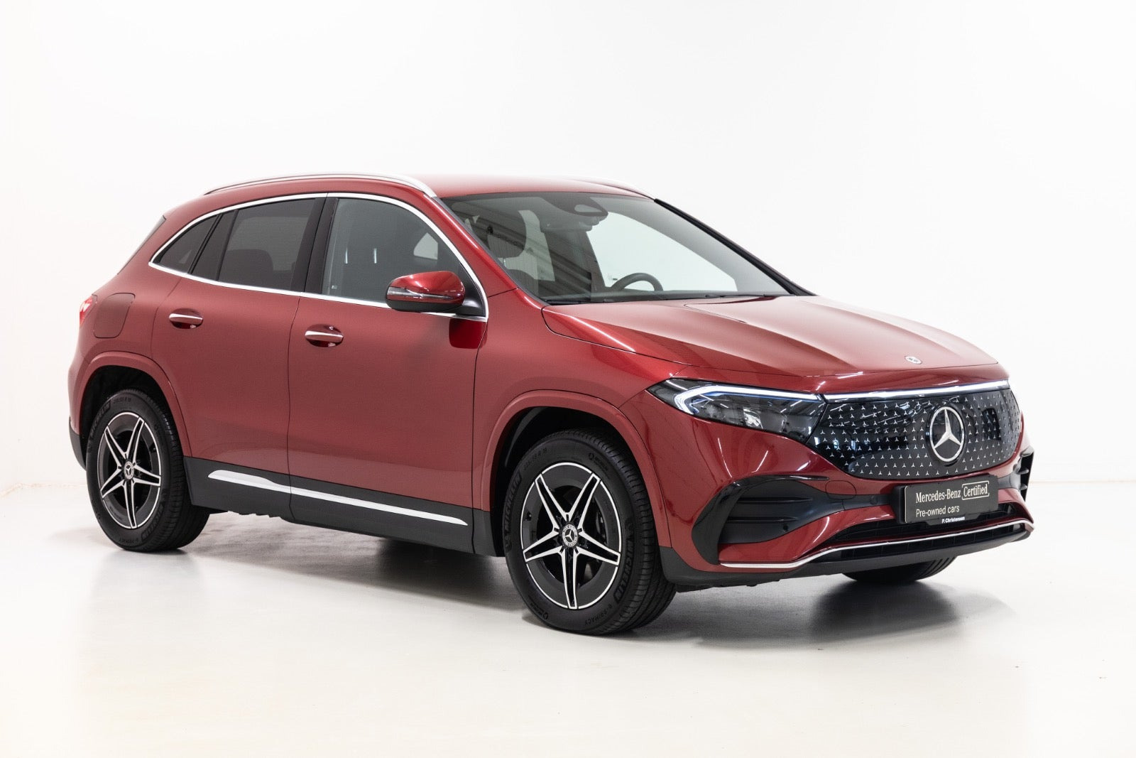 Rød Mercedes EQA250+ fra 2025