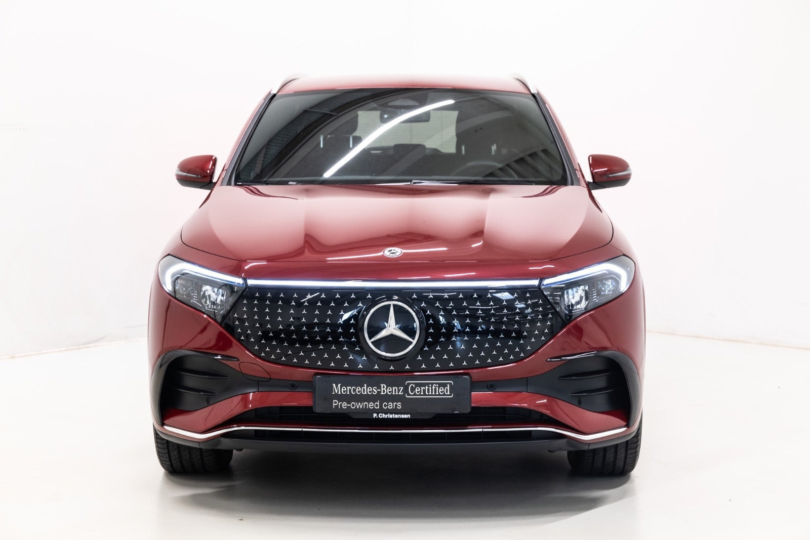 Rød Mercedes EQA250+ fra 2025