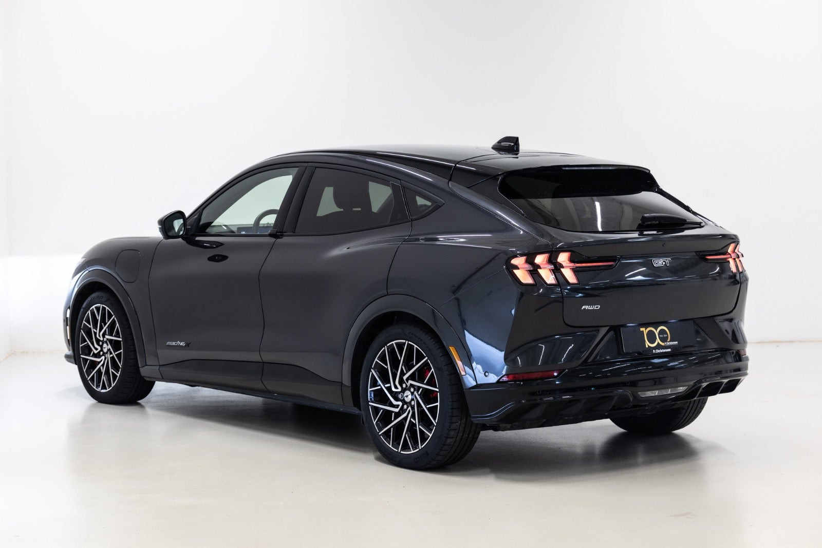 Grå Ford Mustang Mach-E fra 2022