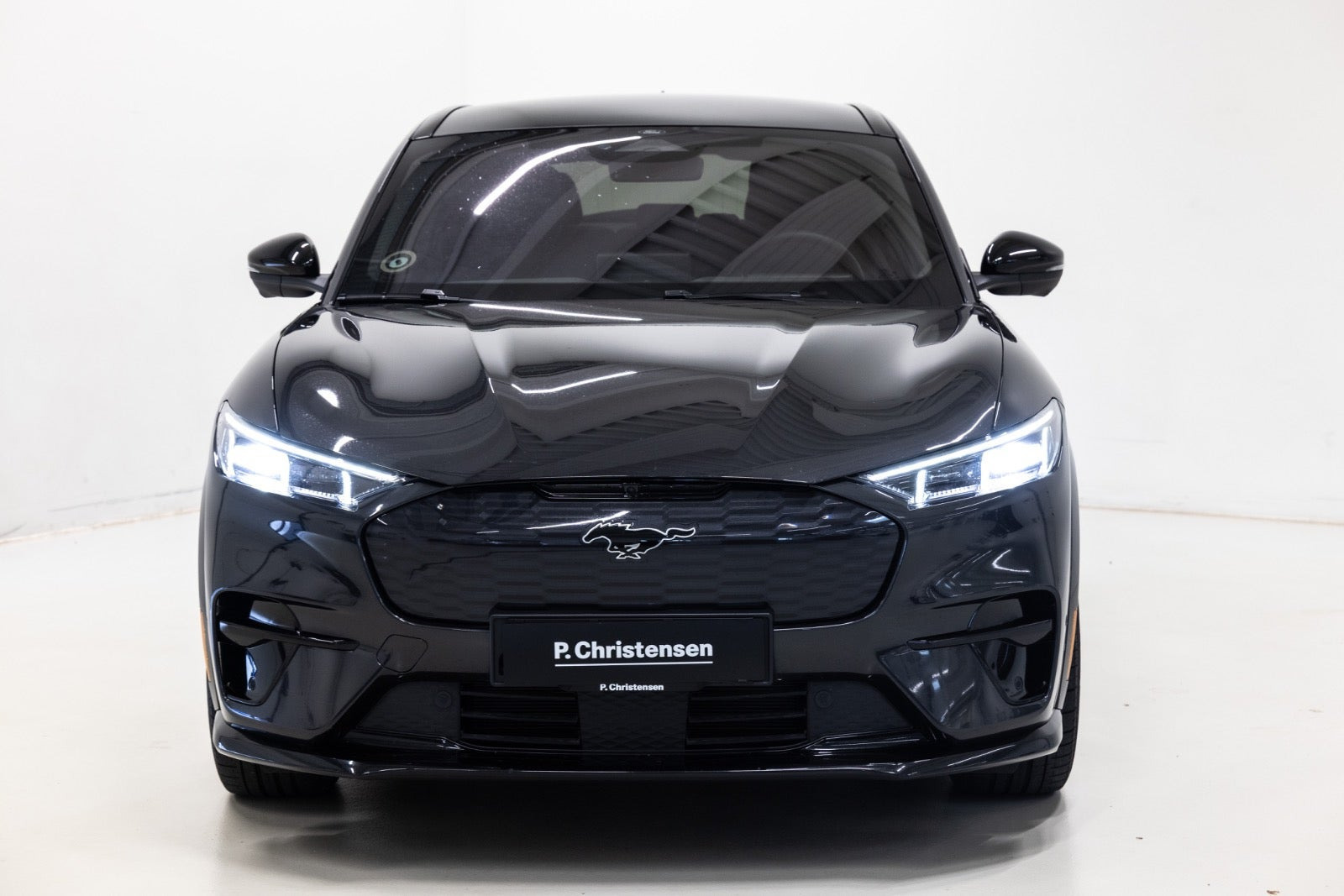 Grå Ford Mustang Mach-E fra 2022