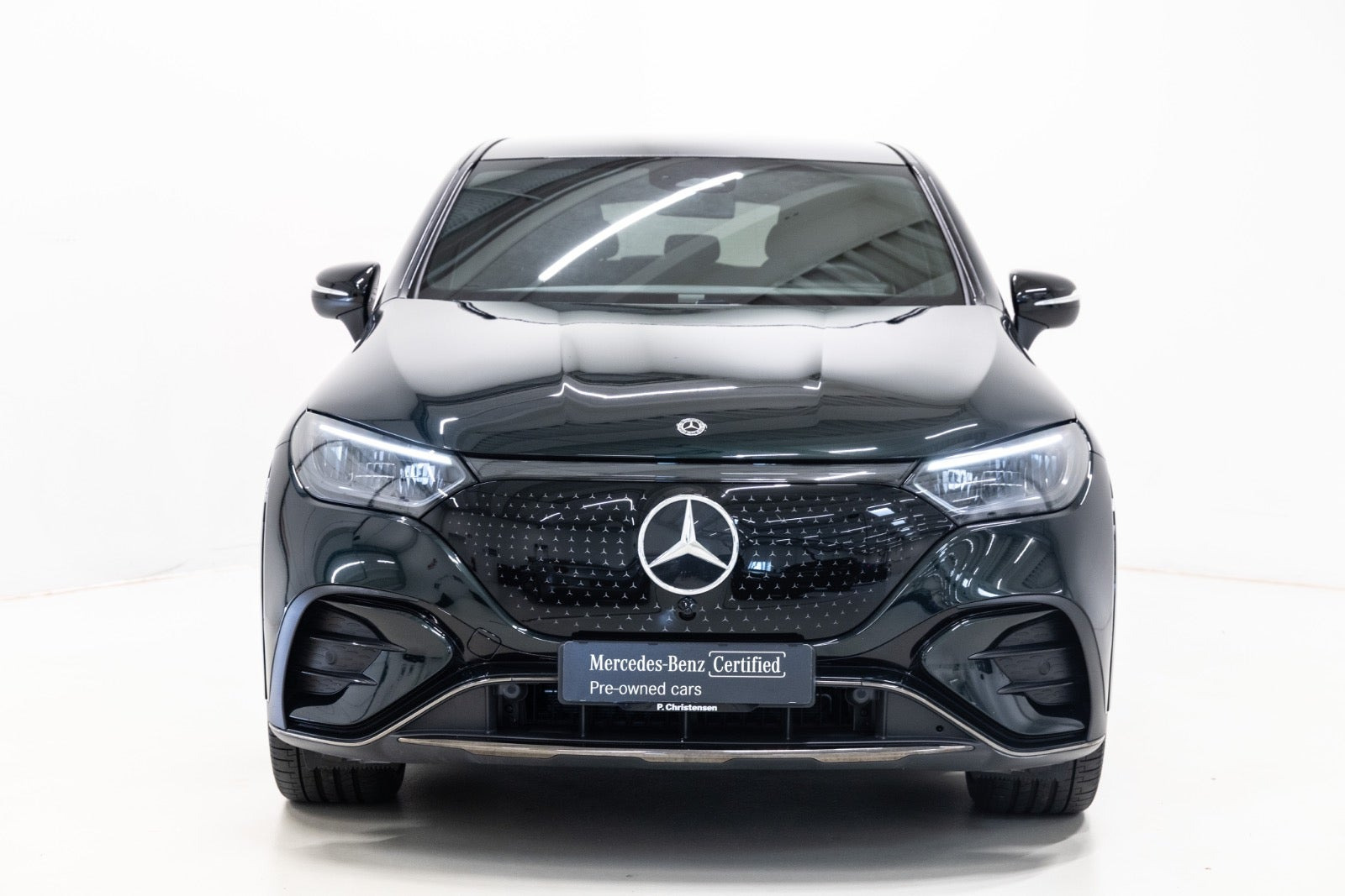 Grøn Mercedes EQE350 SUV fra 2025