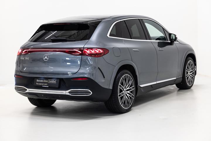 Grå Mercedes EQE350 SUV fra 2025