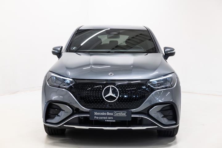 Grå Mercedes EQE350 SUV fra 2025