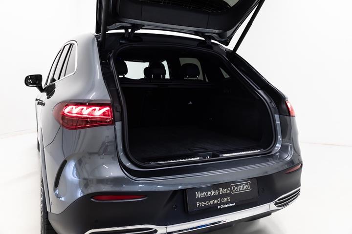 Grå Mercedes EQE350 SUV fra 2025