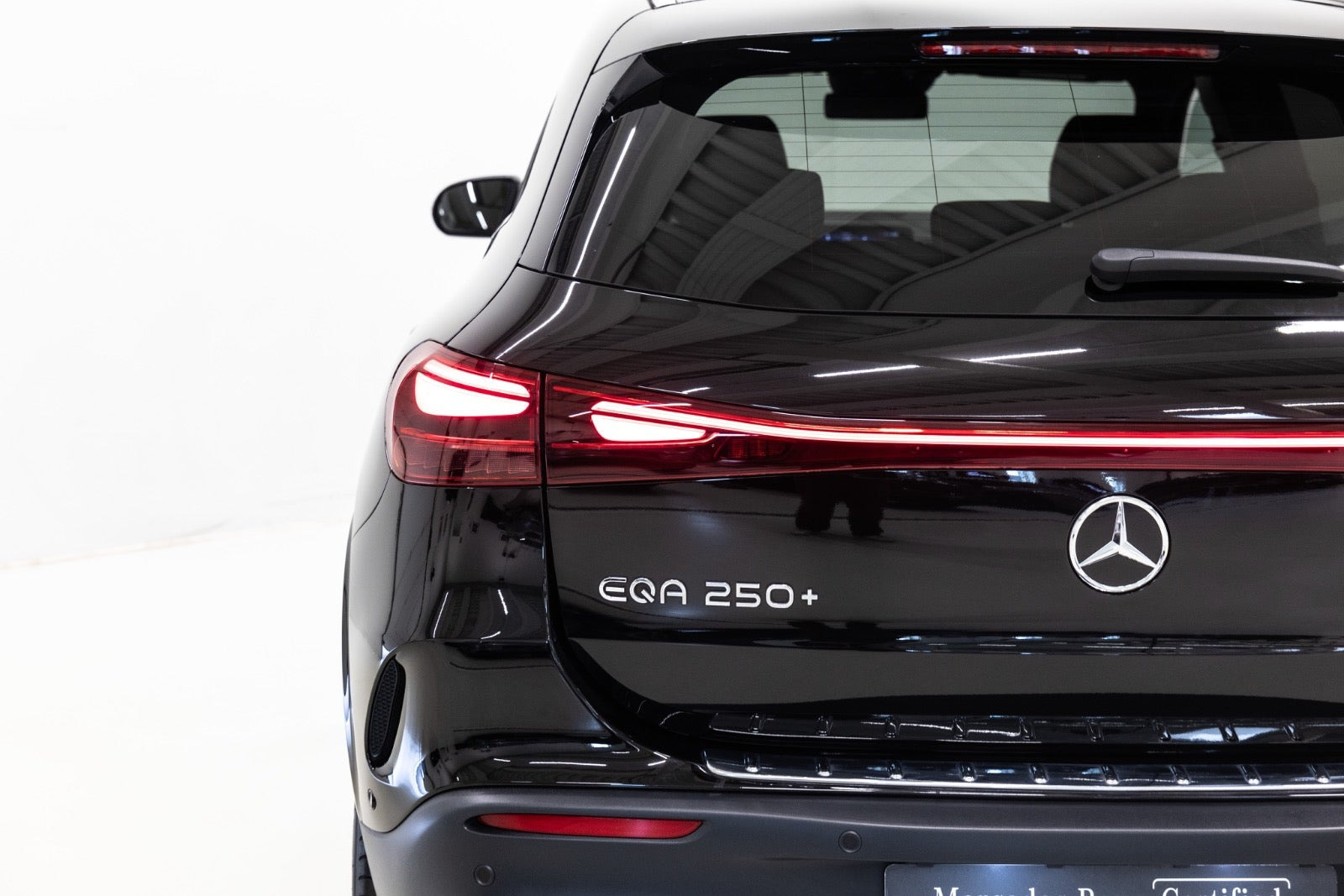 Sort Mercedes EQA250+ fra 2025