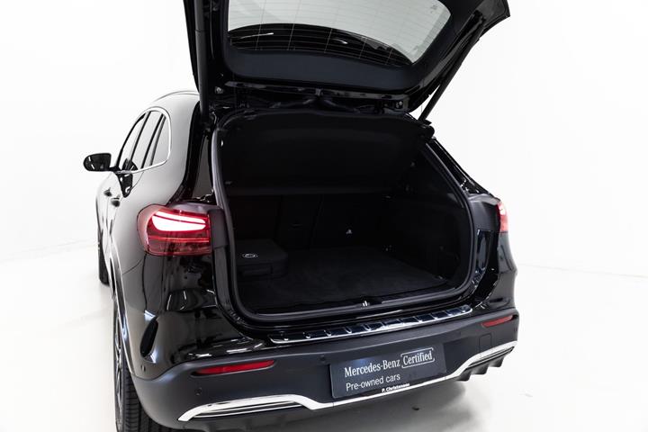 Sort Mercedes EQA250+ fra 2025