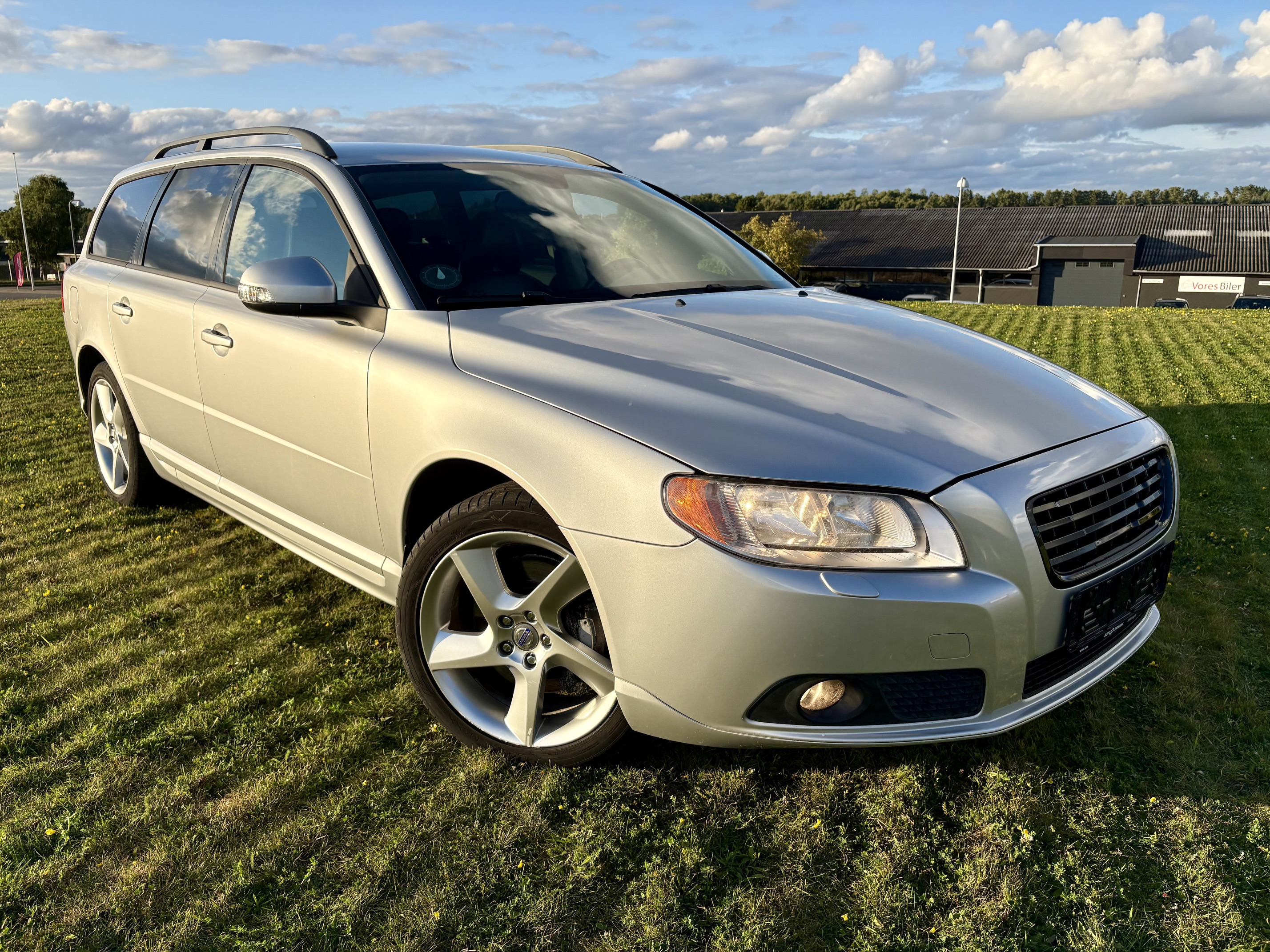 Volvo V70 2,5 2,5T Momentum AUT. 200