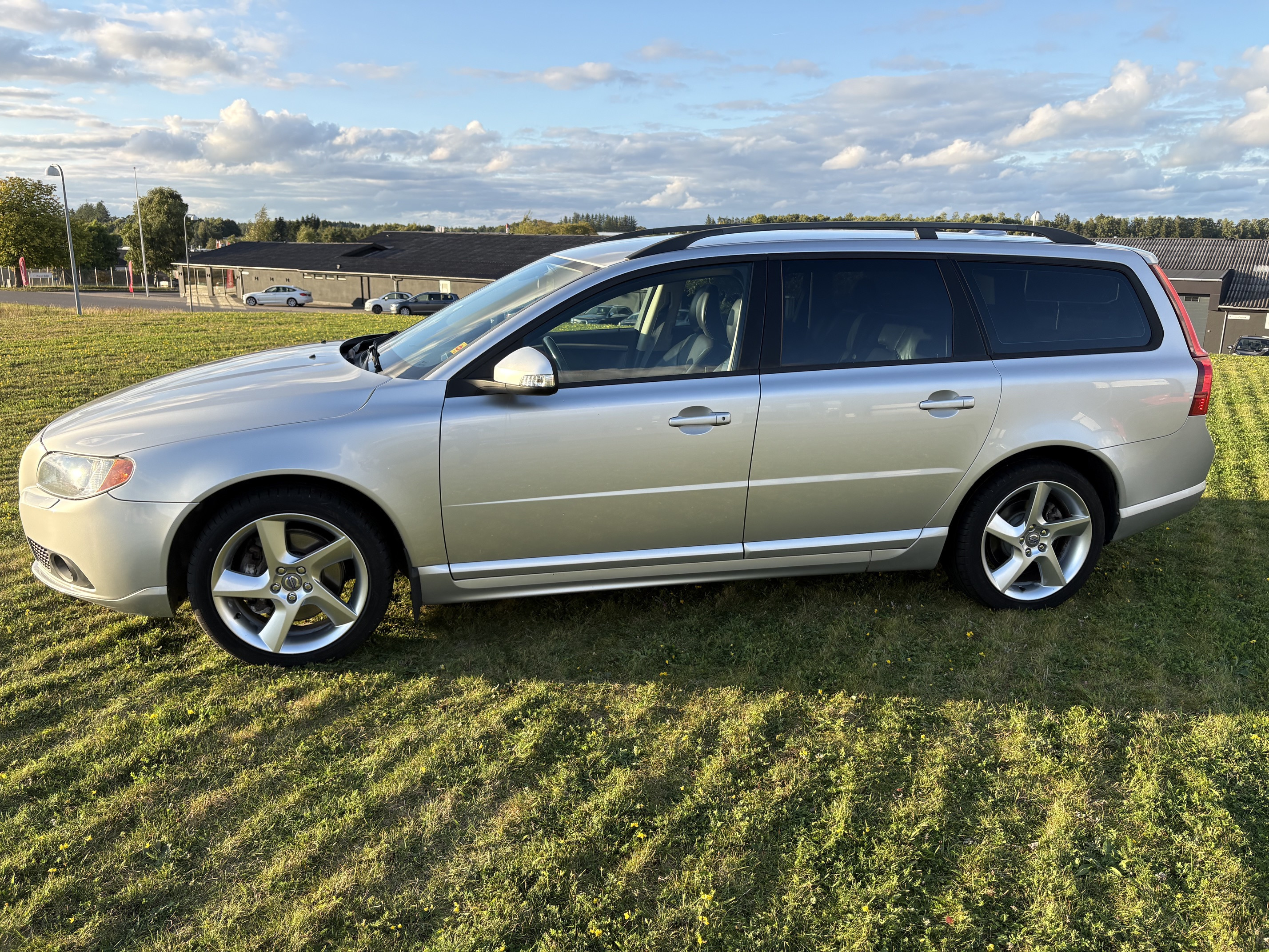 Sølv Volvo V70 fra 2008
