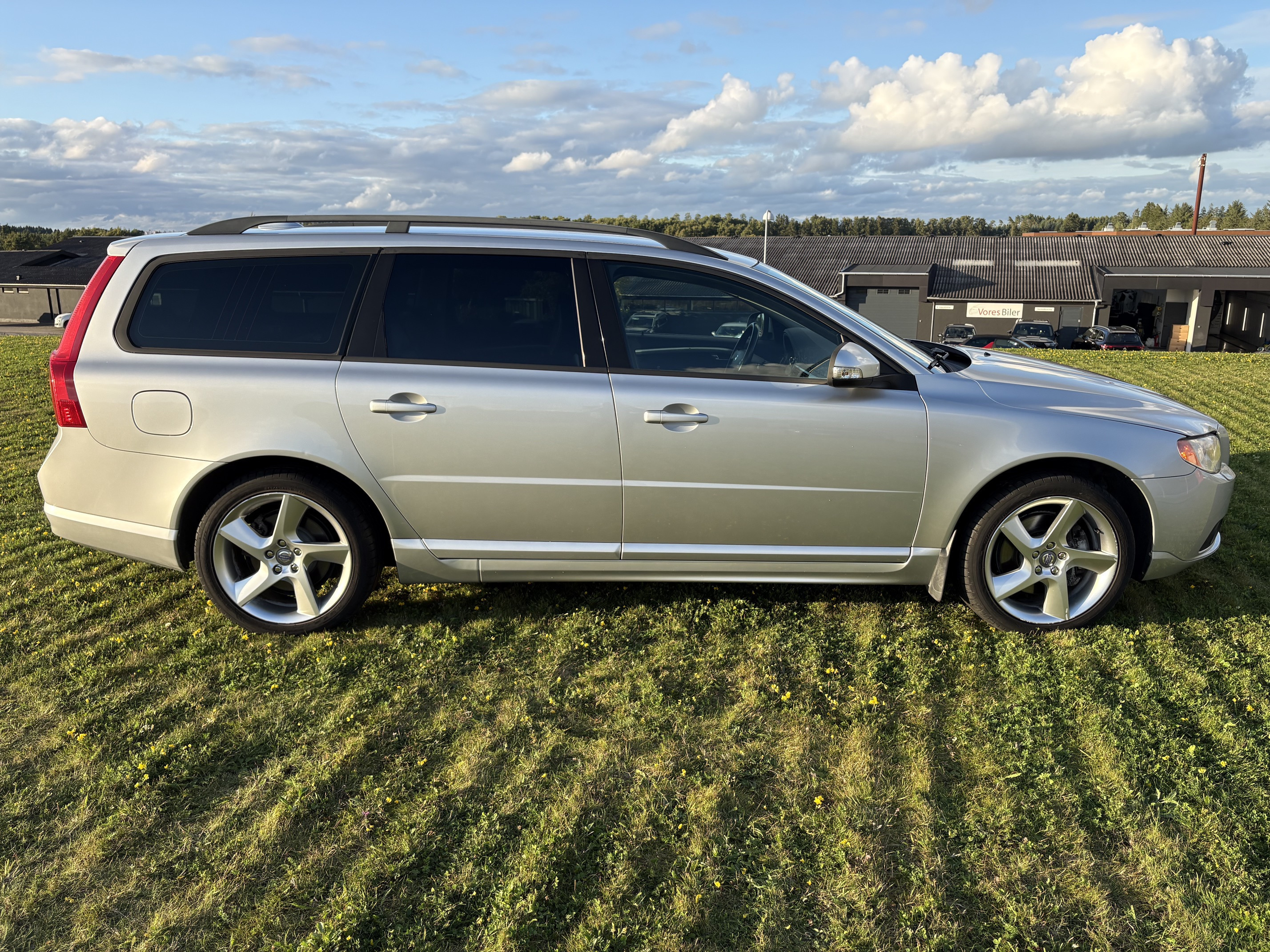 Sølv Volvo V70 fra 2008