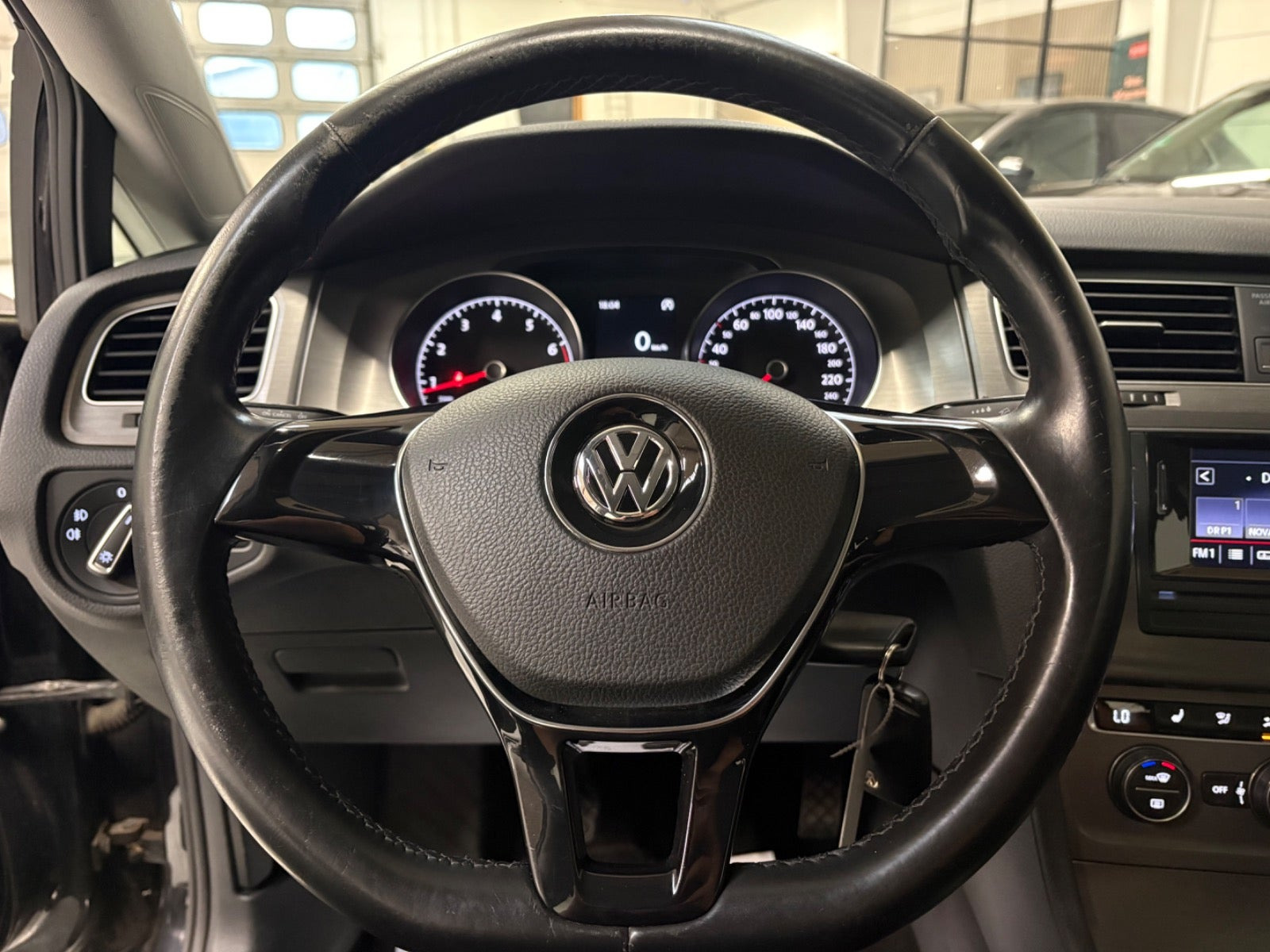 Grøn VW Golf VII fra 2014