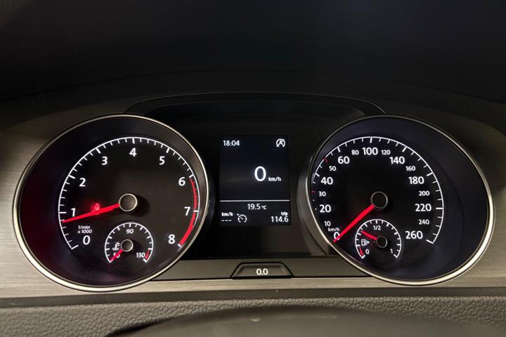 Grøn VW Golf VII fra 2014