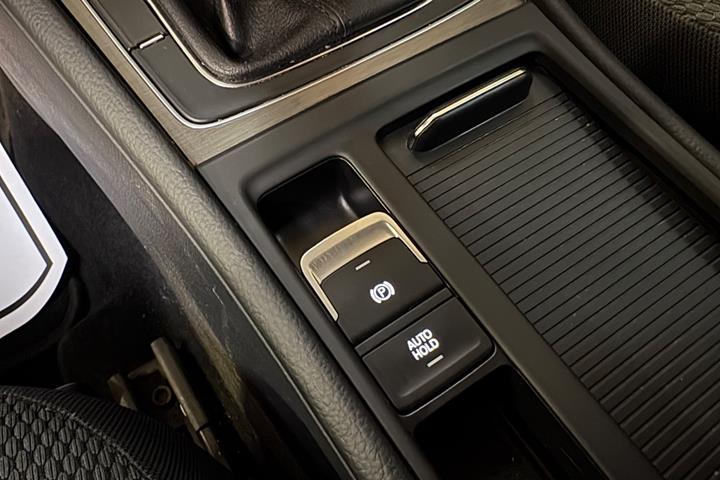 Grøn VW Golf VII fra 2014