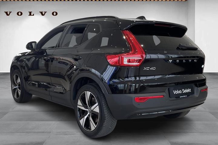 Sort Volvo XC40 fra 2022