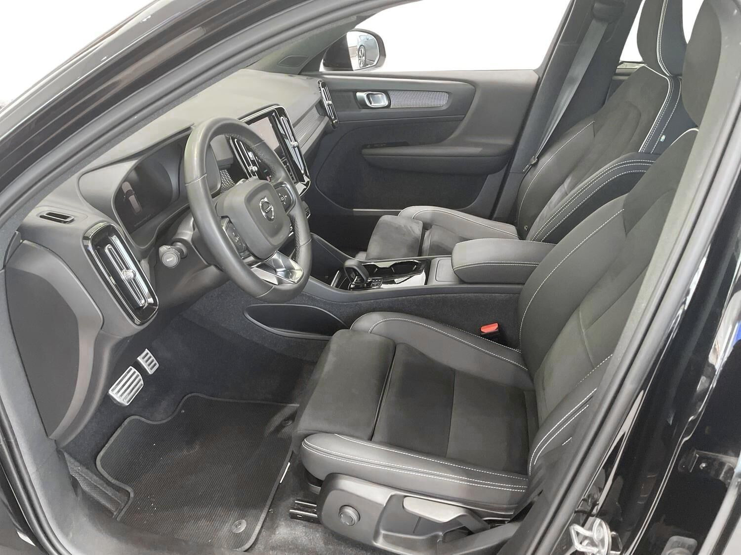 Sort Volvo XC40 fra 2022