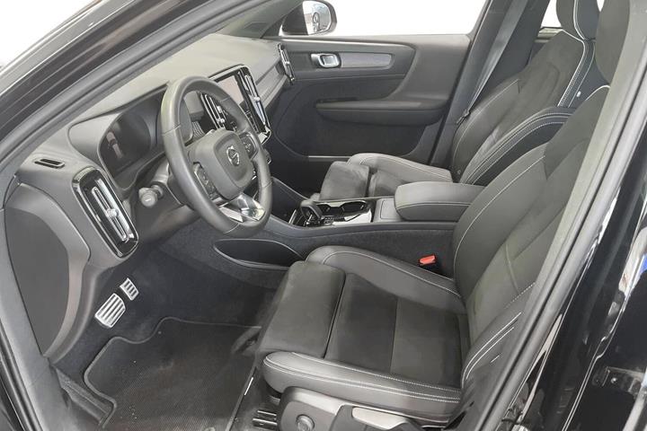 Sort Volvo XC40 fra 2022