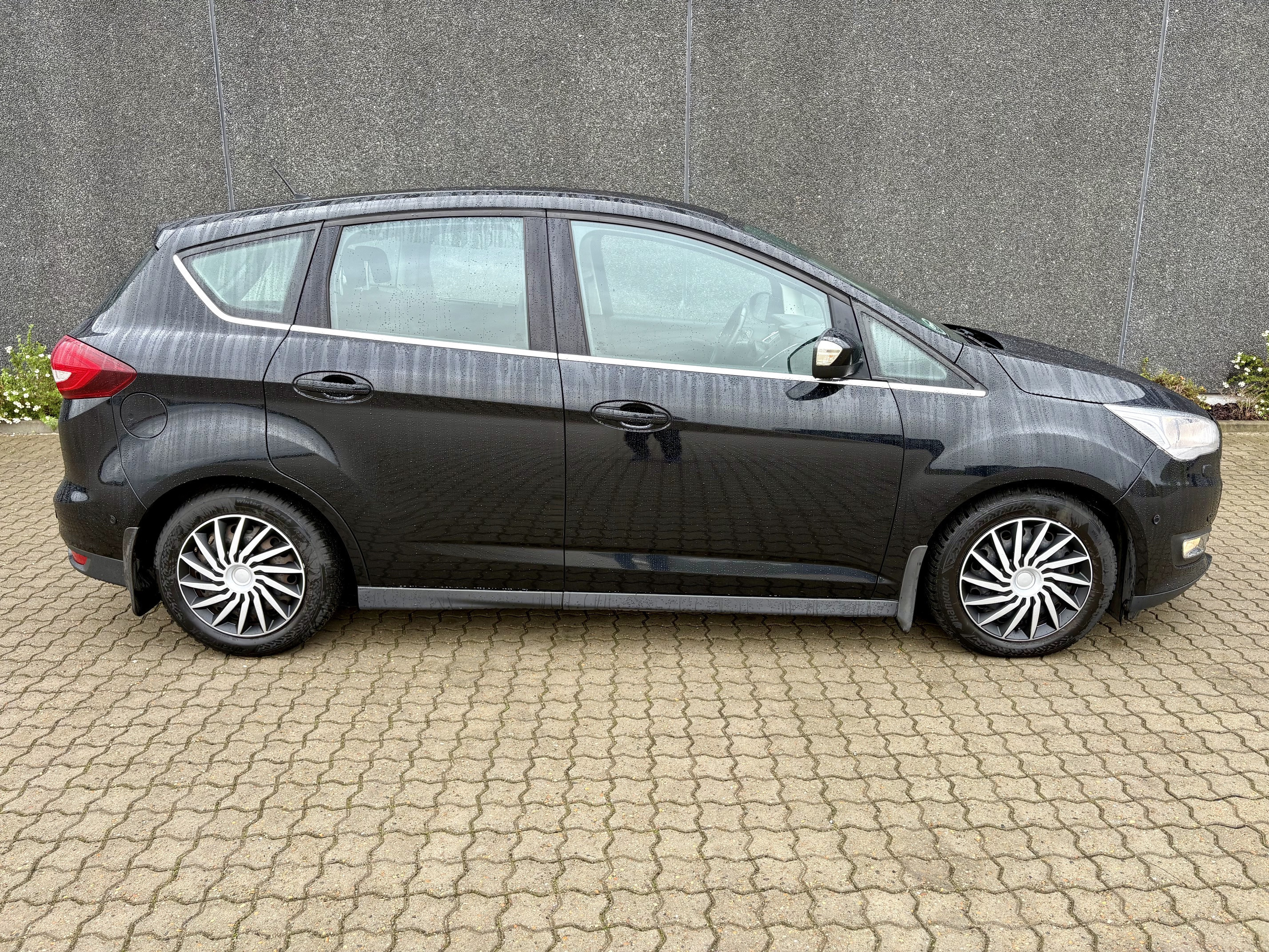 Sort Ford C-MAX fra 2016