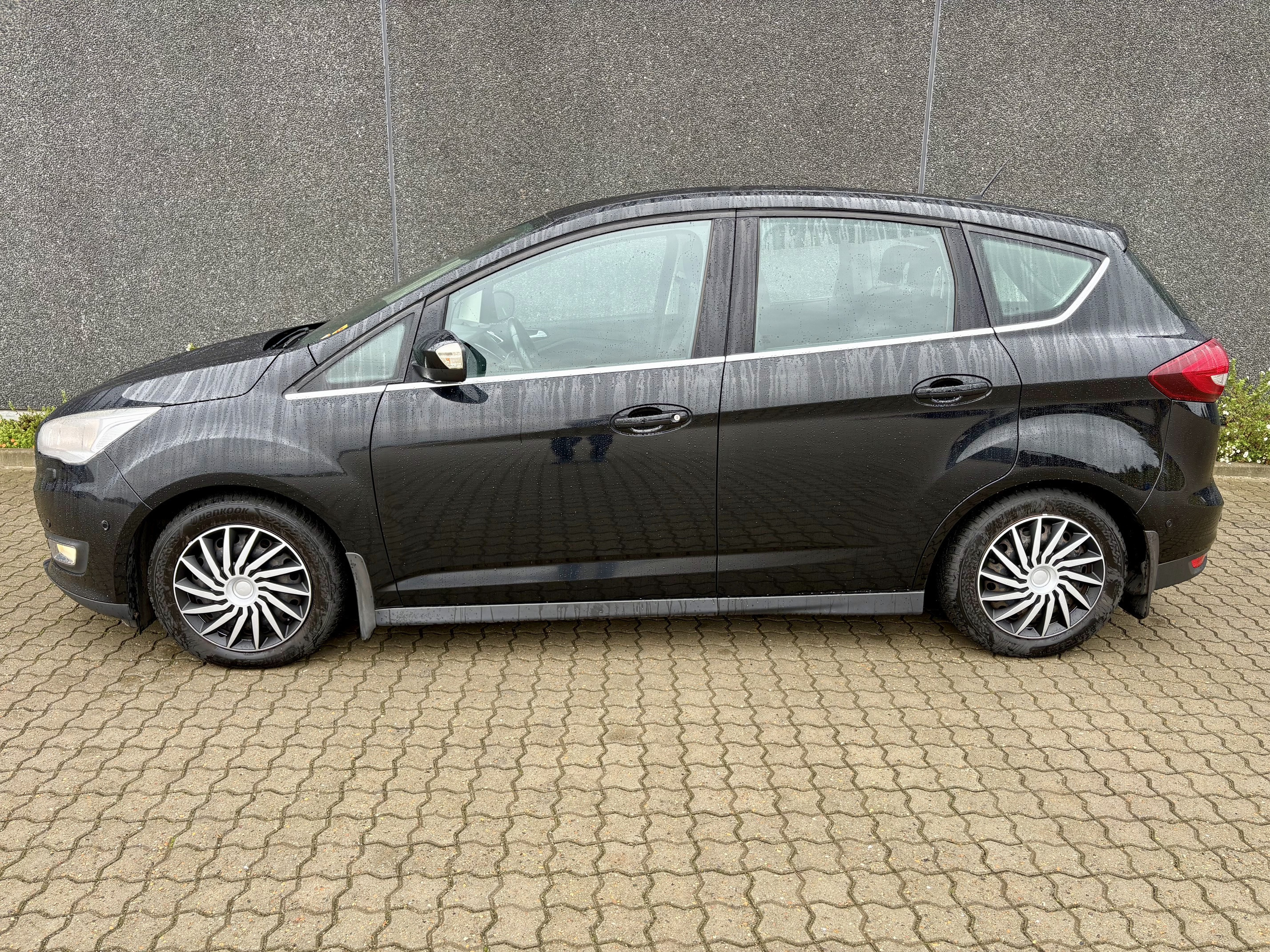 Sort Ford C-MAX fra 2016