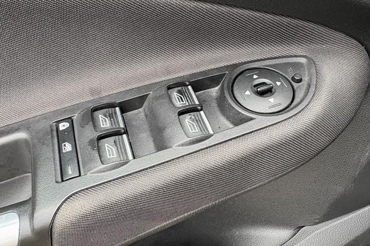 Sort Ford C-MAX fra 2016