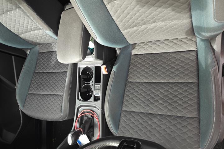 Sort VW Touran fra 2019