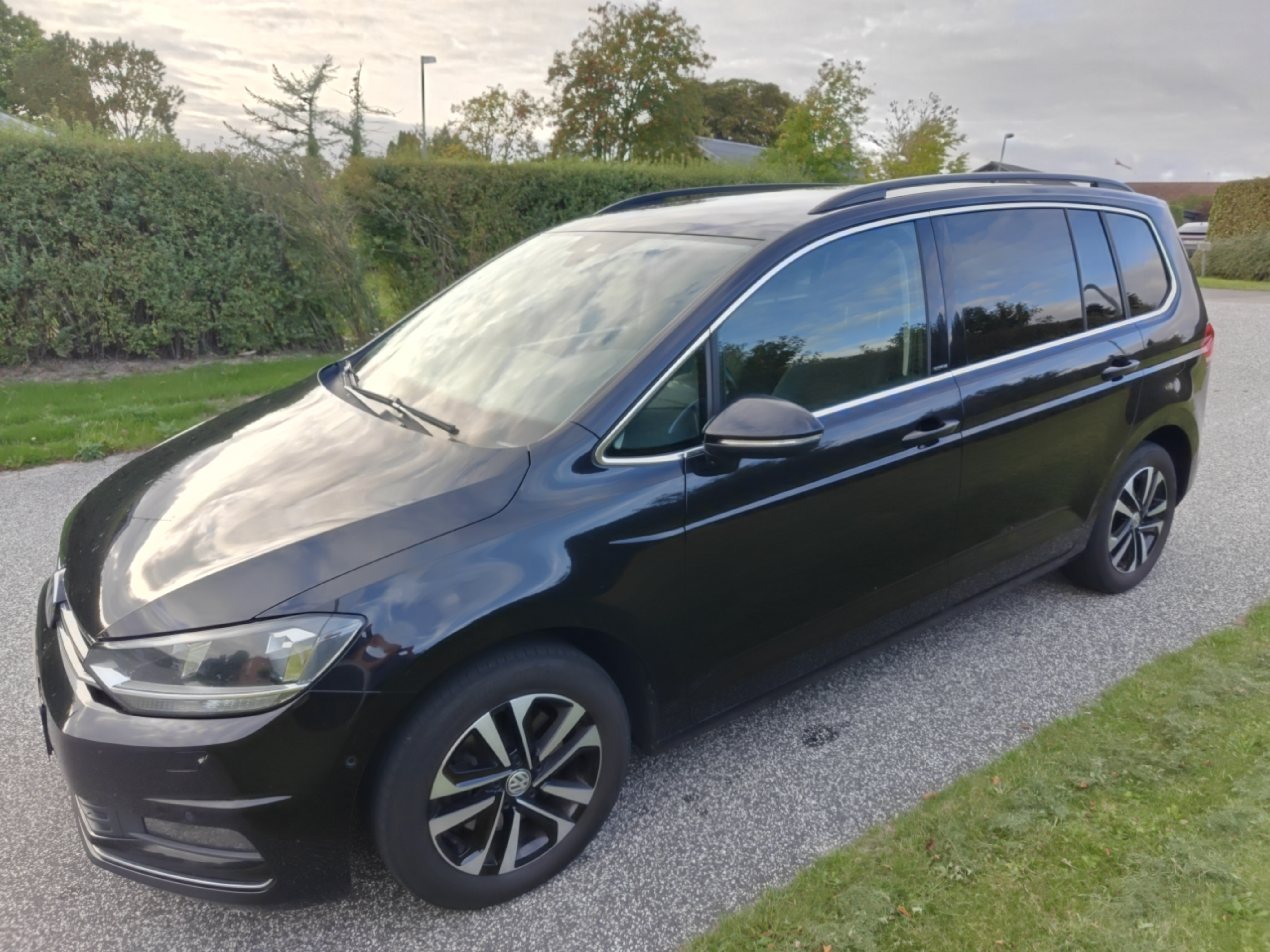 Sort VW Touran fra 2019