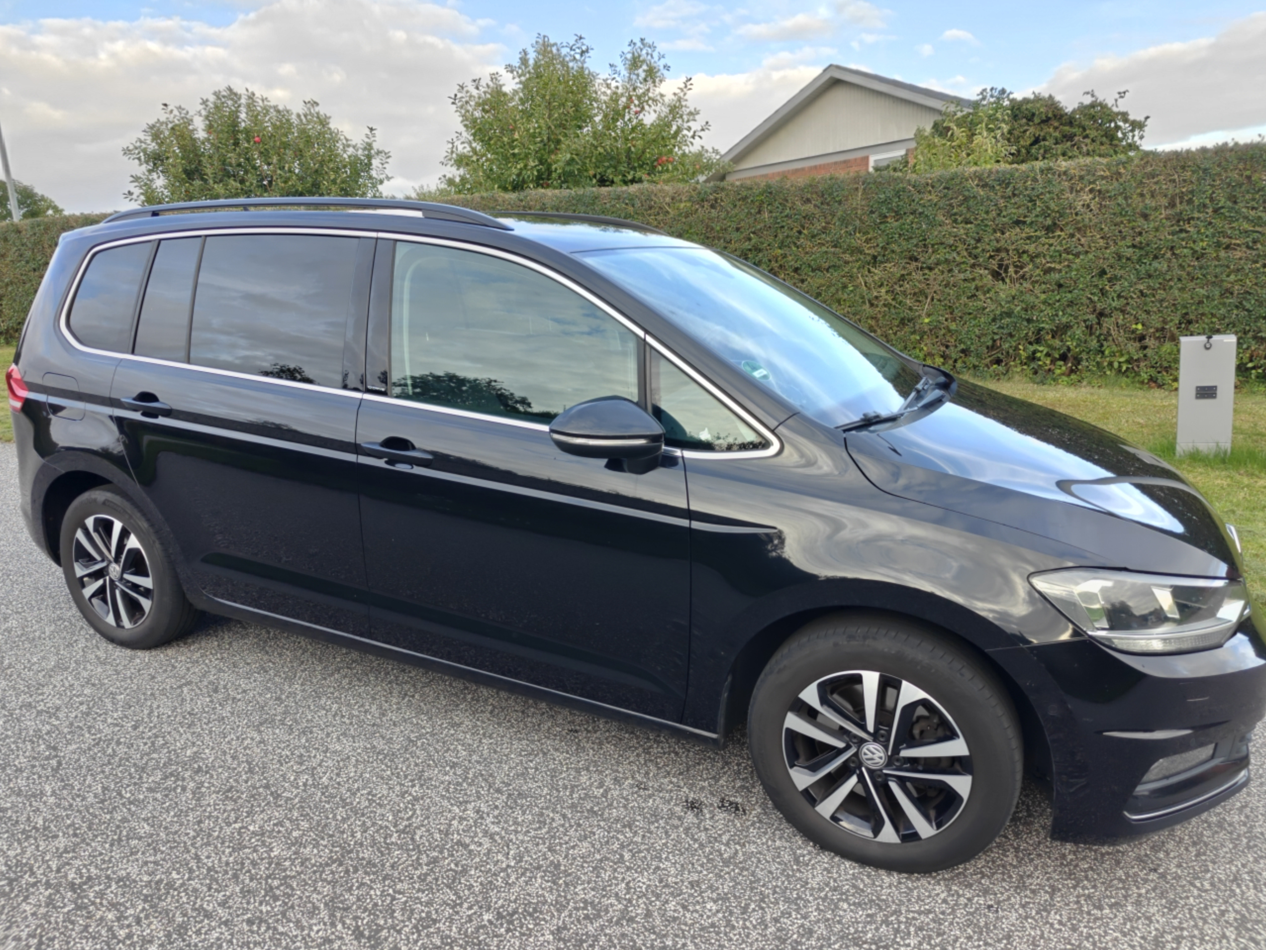 Sort VW Touran fra 2019