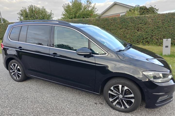 Sort VW Touran fra 2019