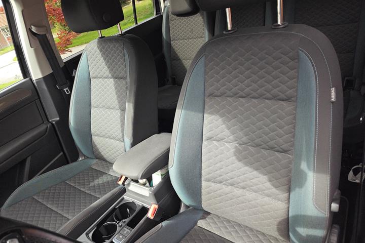 Sort VW Touran fra 2019