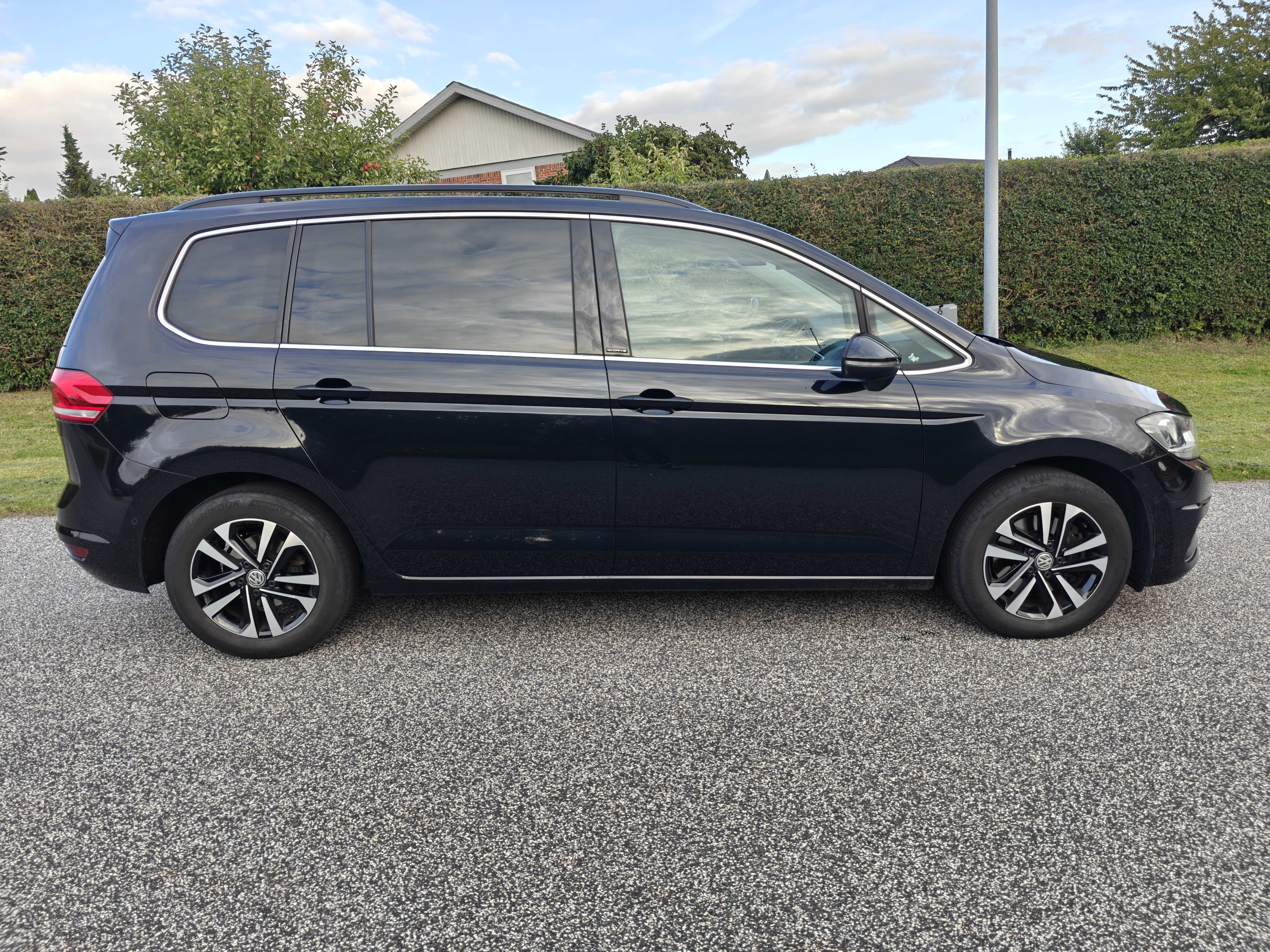 Sort VW Touran fra 2019