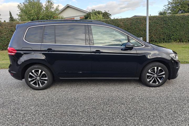 Sort VW Touran fra 2019